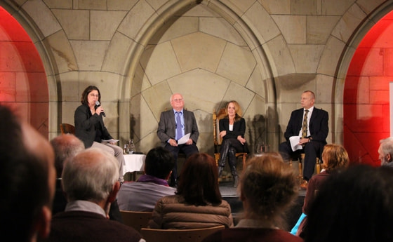 Talk im Dom Vv.l.: Moderatorin Mag.a Gabriele Eder-Cakl, Univ.-Prof. em. Dr. Helmut Renöckl, Mag.a Petra Ramsauer, Brigadir Nikolaus Egger